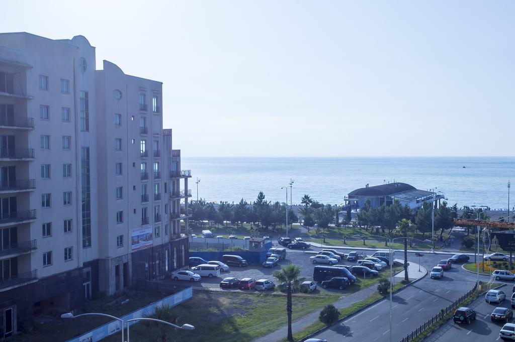 Batumi City Center Apartment エクステリア 写真