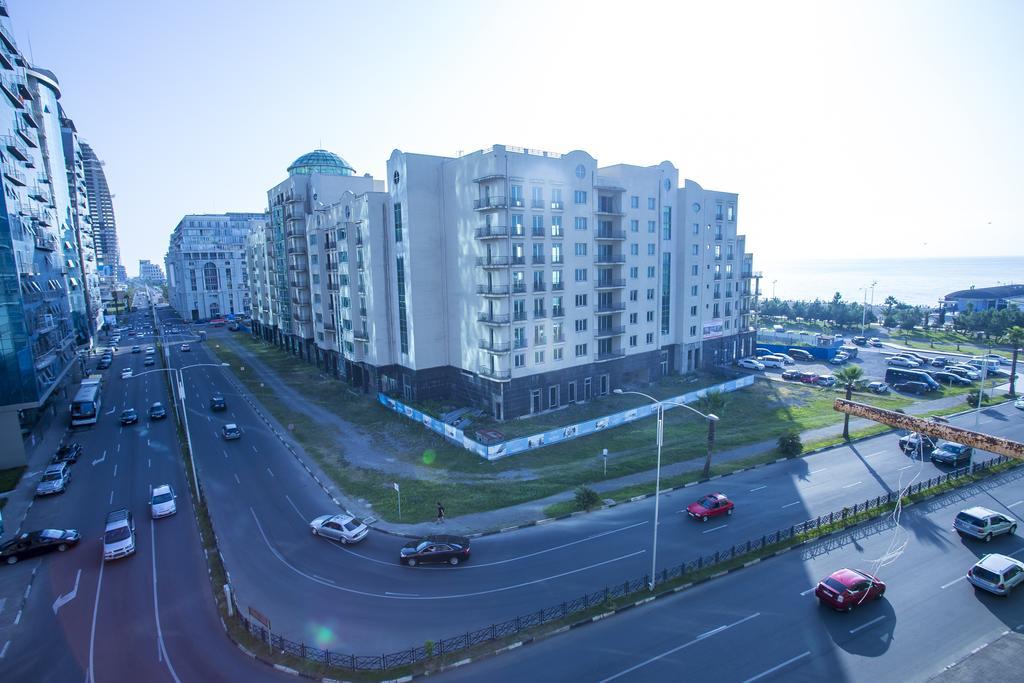 Batumi City Center Apartment エクステリア 写真
